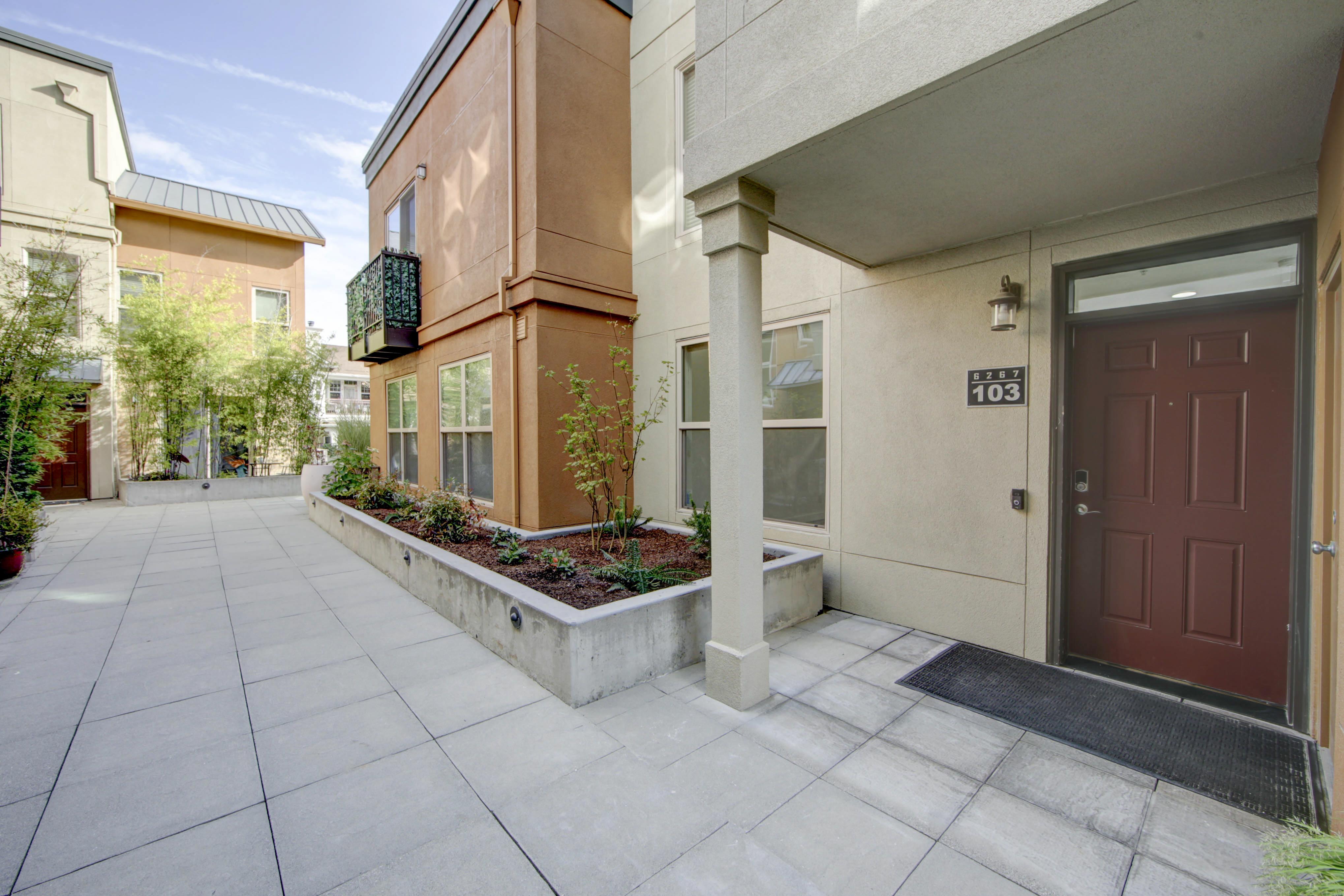 Photo 10 of 6267 NE Carillion Dr UNIT 103, Hillsboro, OR, 97124